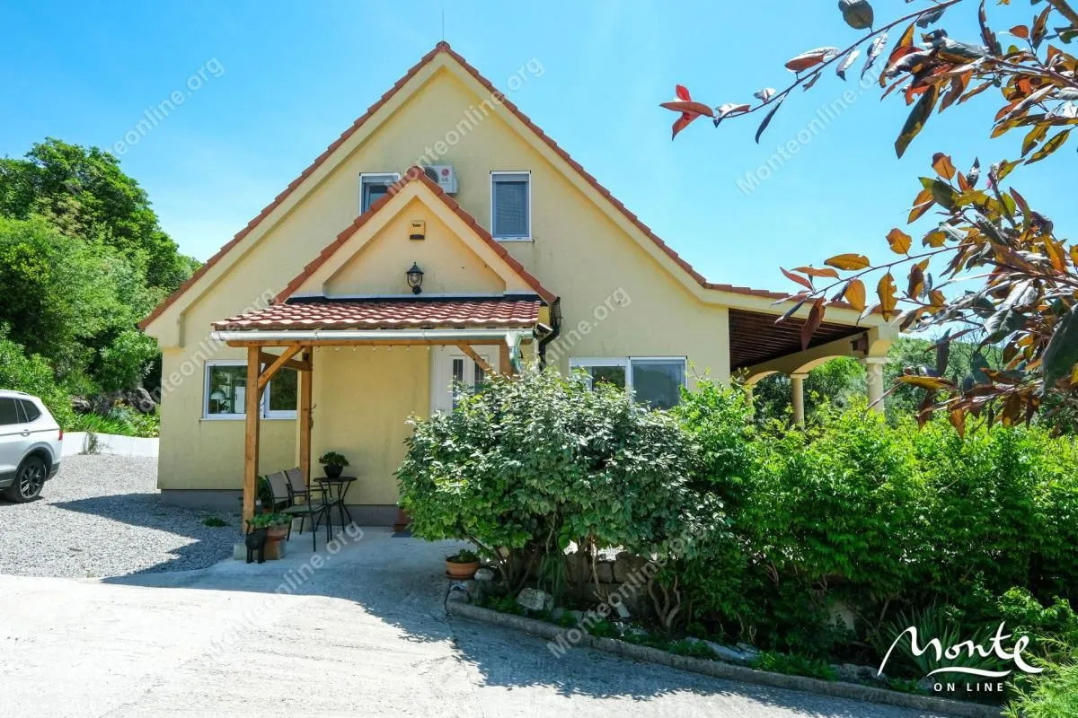 Sale, house, 177m², Krimovica, Kotor