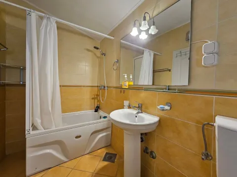 Izdavanje, kuća, 180m², Dobre Vode, Bar - image 8