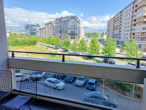 Izdavanje, dvosoban stan, 70m², Master Kvart, Podgorica - image 10