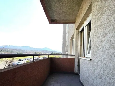 Prodaja, jednosoban stan, 45m², Stari Aerodrom, Podgorica - image 8