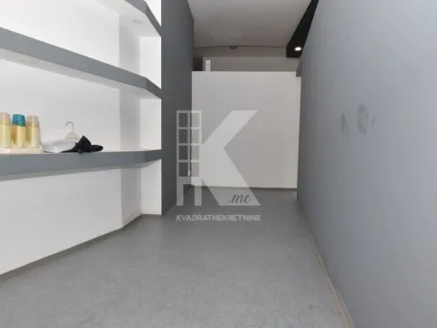 Rent, office space, 347m², Krivi Most, Podgorica - image 18