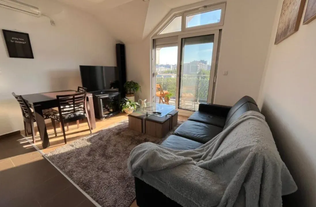 Izdavanje, dvosoban stan, 60m², Dalmatinska ulica, Podgorica