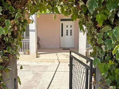 Izdavanje, dvosoban stan, 90m², Stari Aerodrom, Podgorica - image 3