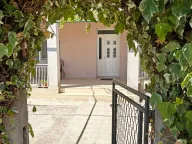 Izdavanje, dvosoban stan, 90m², Stari Aerodrom, Podgorica - image 3