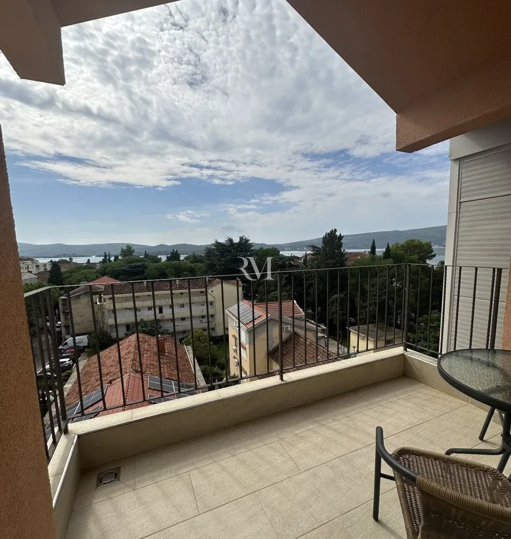 Izdavanje, jednosoban stan, 45m², Centar, Tivat