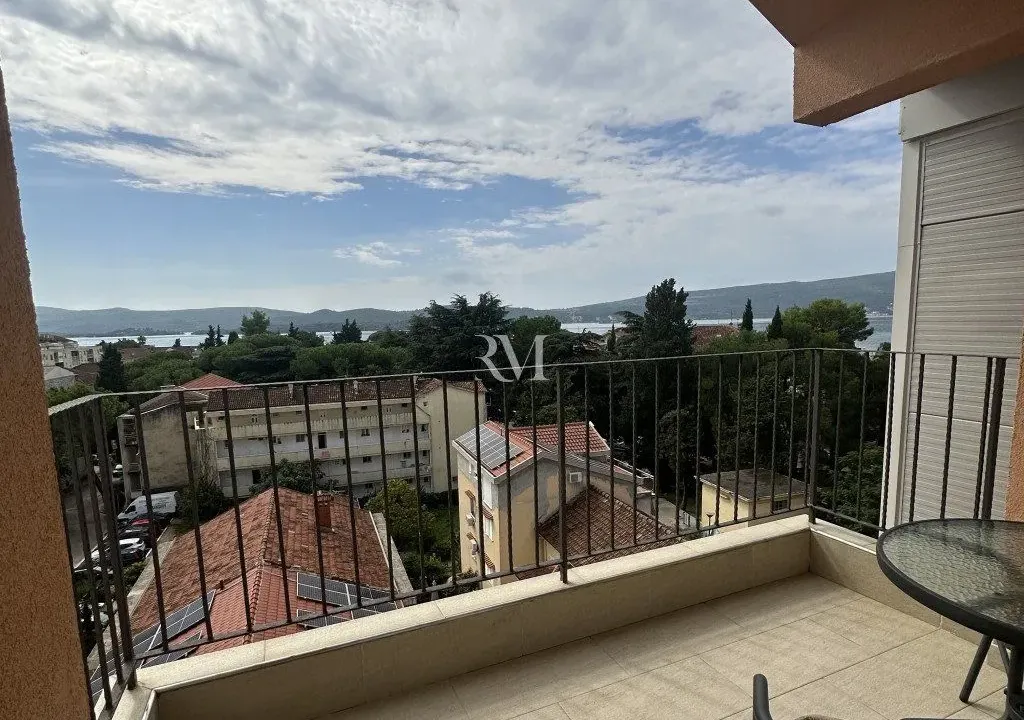 Rent, one bedroom apartment, 45m², Centar, Tivat