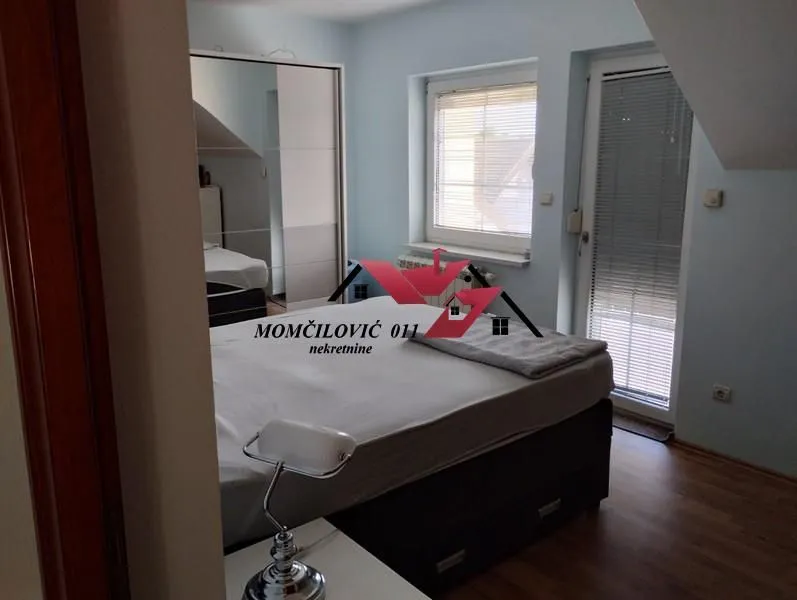 Sale, house, 450m², Zemun Ugrinovci, Zemun Sve Podlokacije