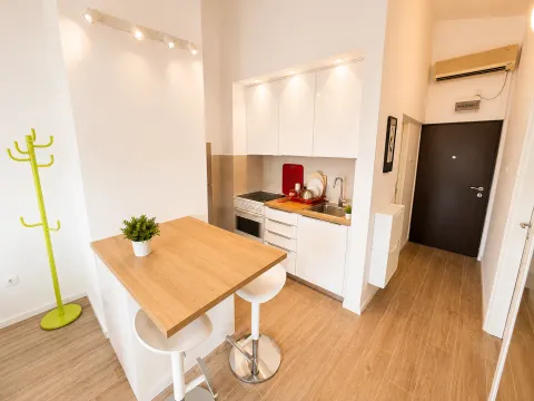 Rent, one bedroom apartment, 50m², Velji Vinogradi, Budva - image 4