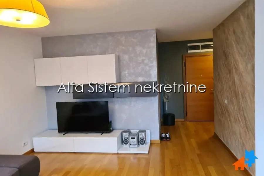 Rent, three bedroom apartment, 82m², Vračar Hram, Vračar Sve Podlokacije