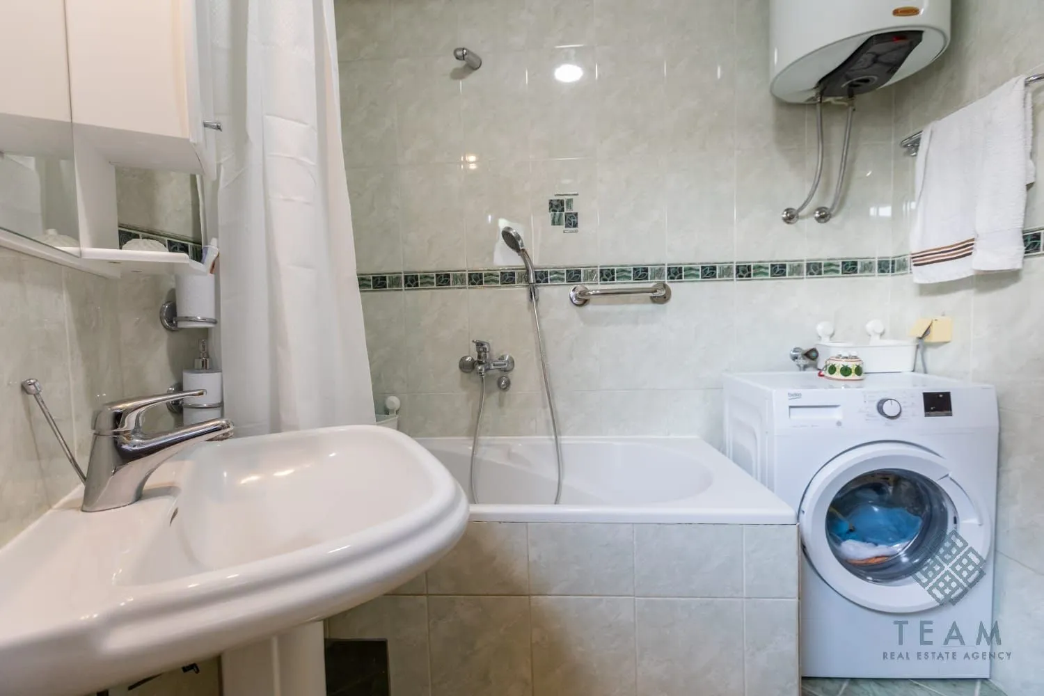 Izdavanje, jednosoban stan, 54m², Stari Aerodrom, Podgorica