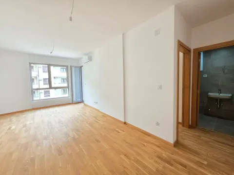 Sale, one bedroom apartment, 45m², Bečići, Budva - image 1