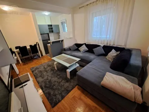 Prodaja, dvosoban stan, 50m², Grbavica, Novi Sad Sve Podlokacije - image 1