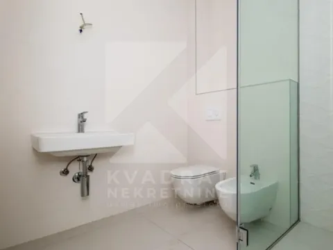 Prodaja, trosoban stan, 96m², Gornja Gorica, Podgorica - image 17