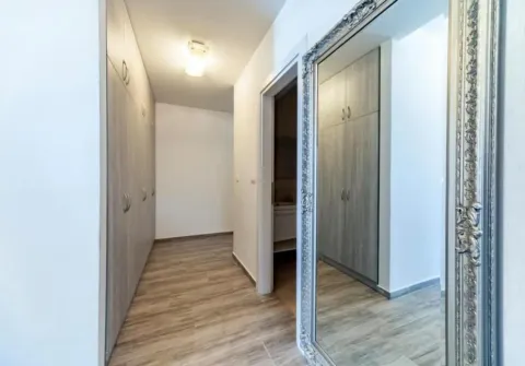 Izdavanje, trosoban stan, 127m², Petrovac, Budva - image 8
