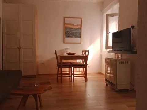 Rent, two bedroom apartment, 38m², Savski Venac, Beograd - image 2