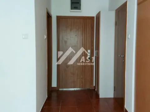 Izdavanje, stan, 27m², Bulevar Evrope, Novi Sad Sve Podlokacije - image 3