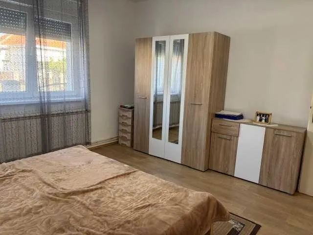 Prodaja, kuća, 103m², Centar, Inđija