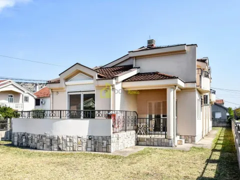 Izdavanje, kuća, 185m², Tološi, Podgorica - image 2
