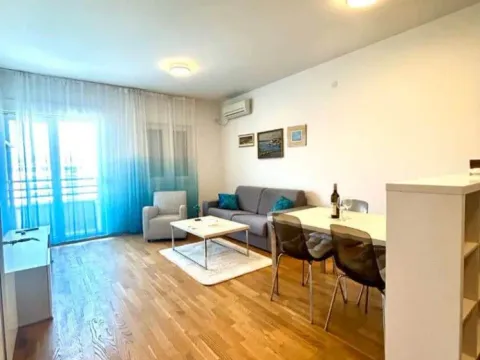 Prodaja, jednosoban stan, 51m², City Kvart, Podgorica - image 8