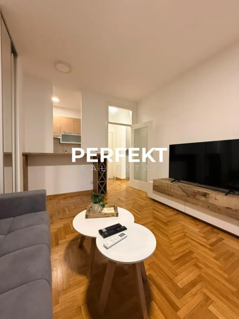 Izdavanje, jednosoban stan, 38m², Novi Beograd Blok 22, Novi Beograd Sve Podlokacije