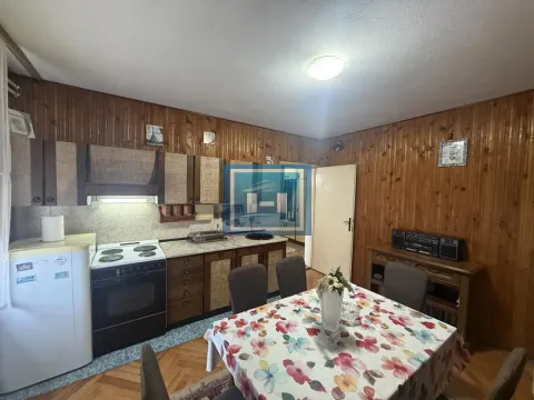 Prodaja, kuća, 160m², Trnava, Jagodina - image 22