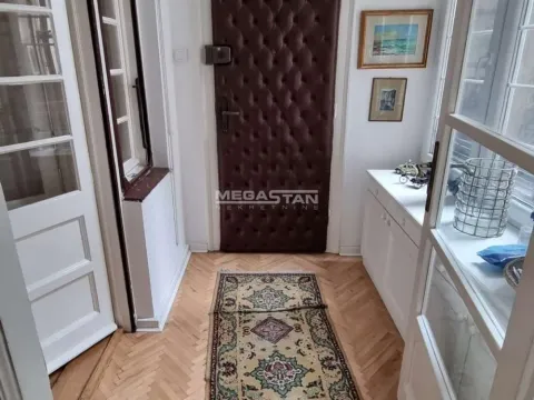 Izdavanje, trosoban stan, 145m², Stari Grad, Beograd - image 10