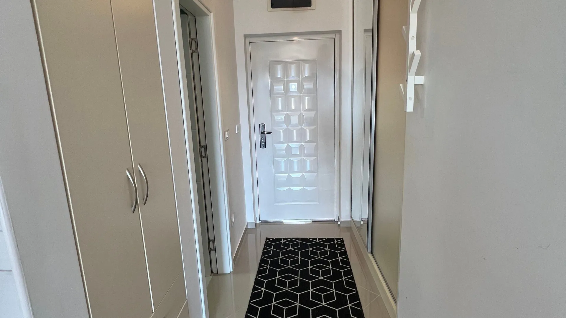 Izdavanje, garsonjera, 30m², Centar, Bar