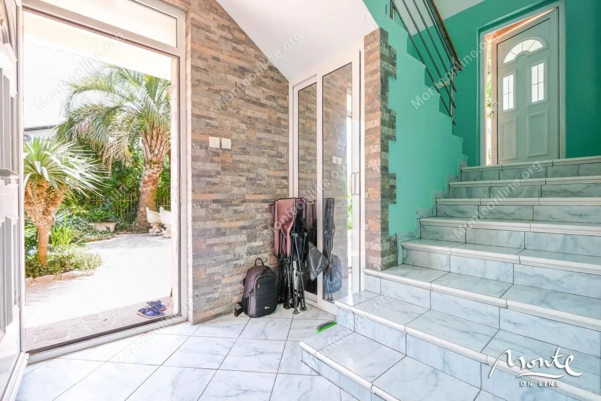 Prodaja, kuća, 172m², Muo, Kotor