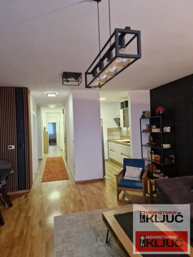 Prodaja, četvorosoban stan, 98m², Petrovaradin, Novi Sad