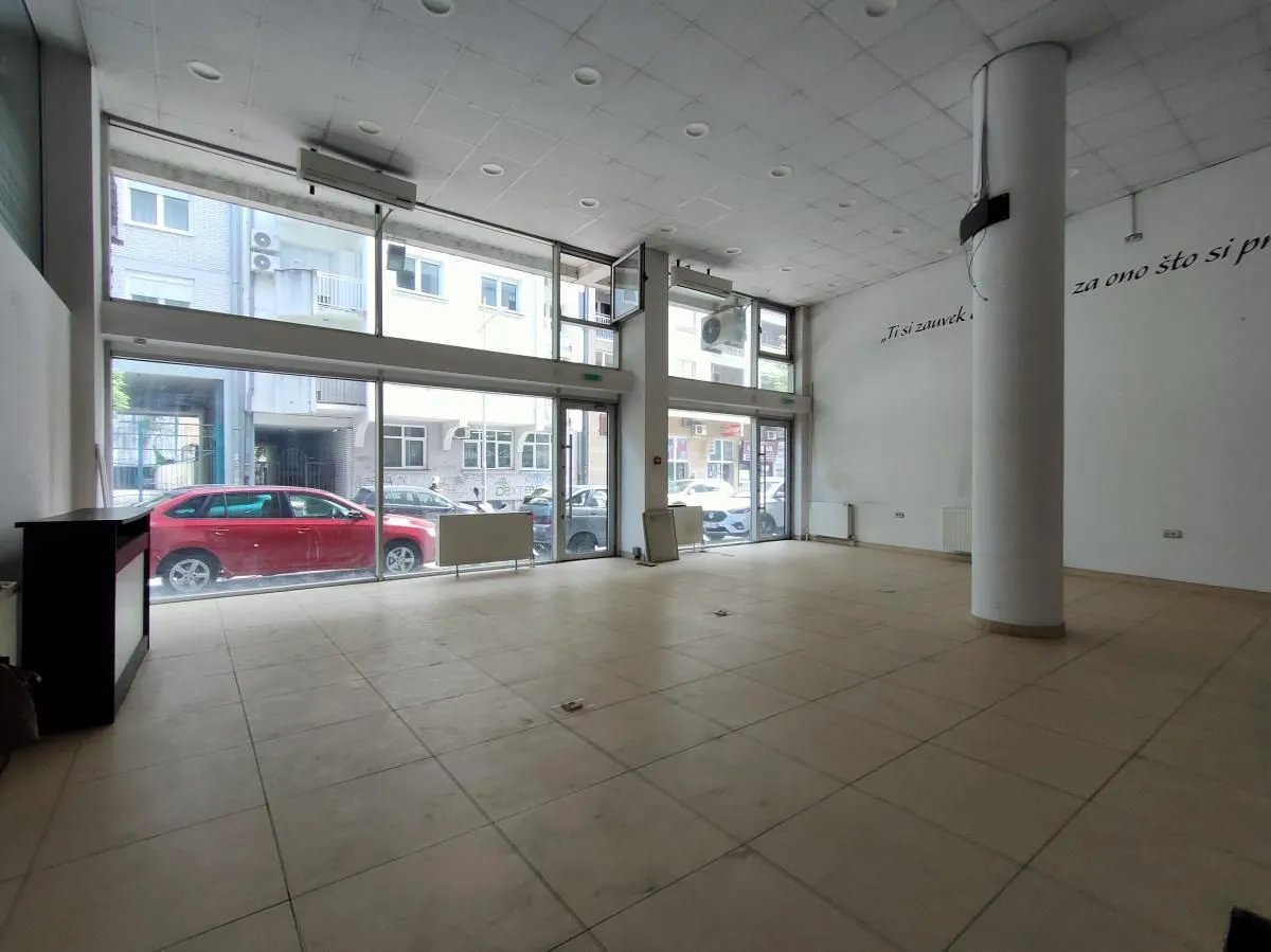 Sale, office space, 229m², Grbavica, Novi Sad Sve Podlokacije