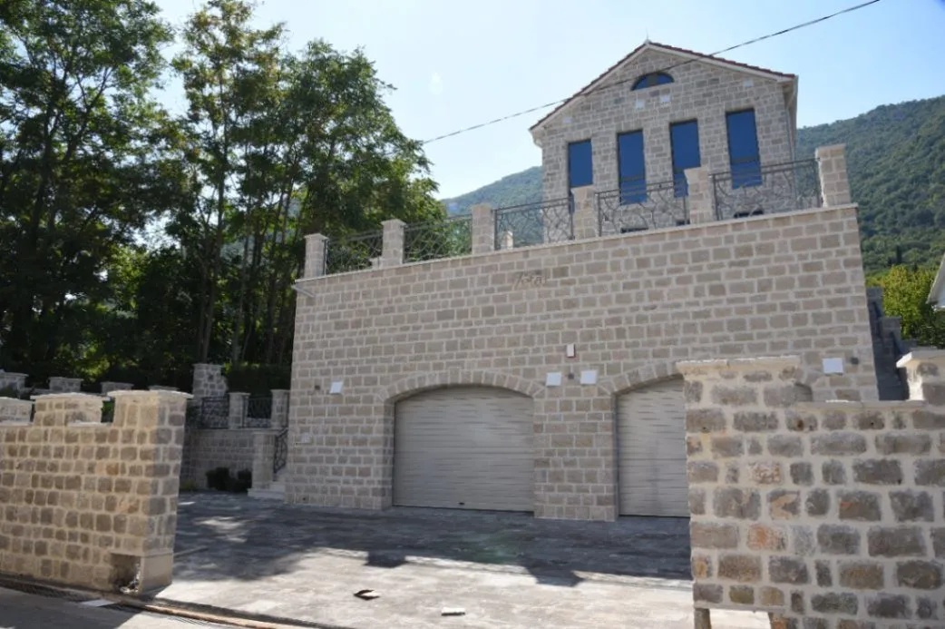 Prodaja, kuća, 350m², Stoliv, Kotor
