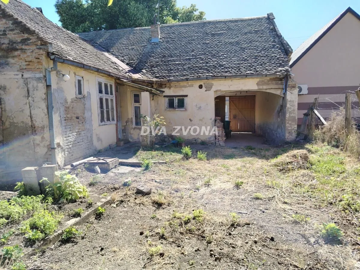 Prodaja, kuća, 232m², Krčedin, Inđija
