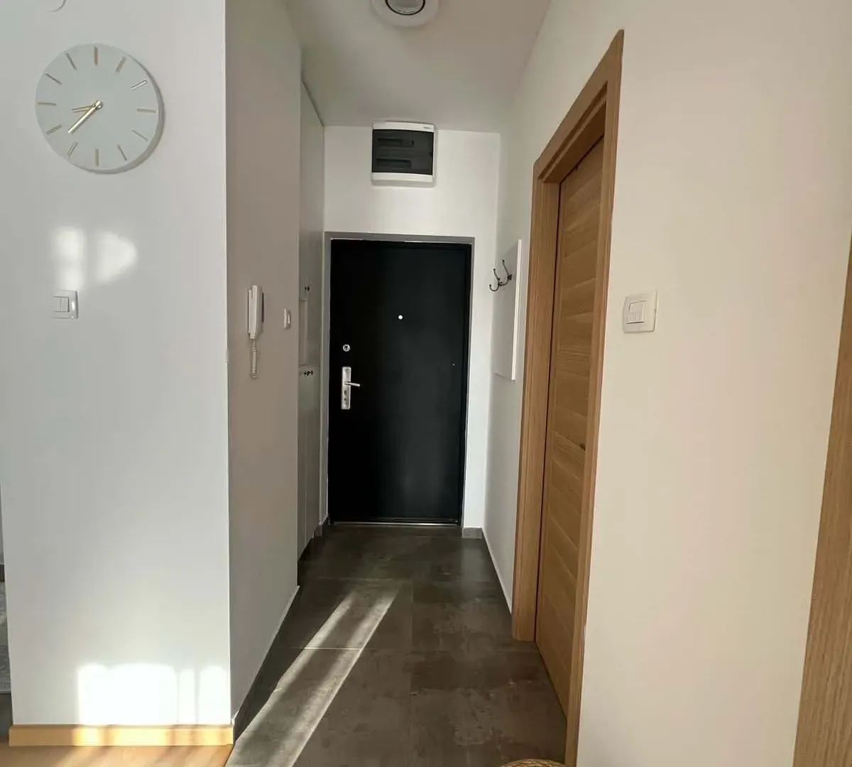 Rent, one bedroom apartment, 42m², Pobrežje, Podgorica
