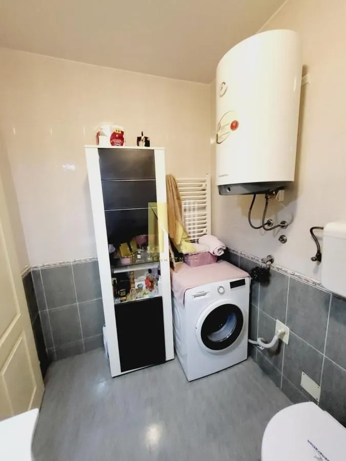Prodaja, trosoban stan, 70m², Socijalno, Novi Sad Sve Podlokacije