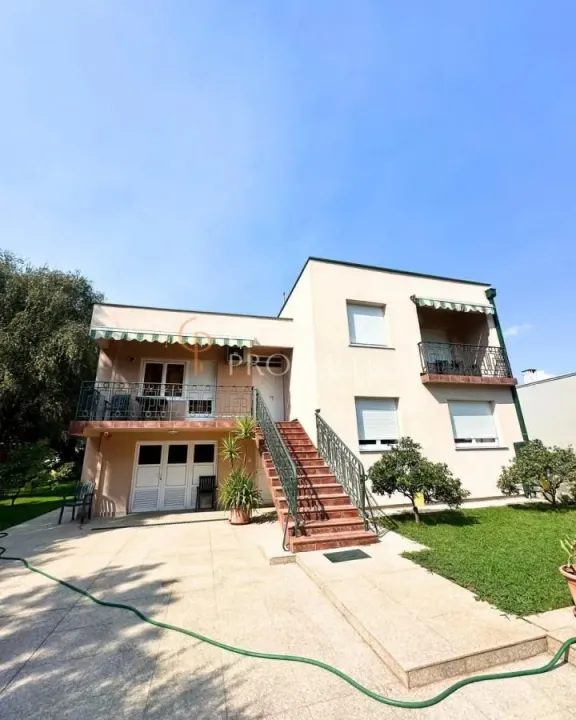 Rent, house, 120m², Gorica C, Podgorica
