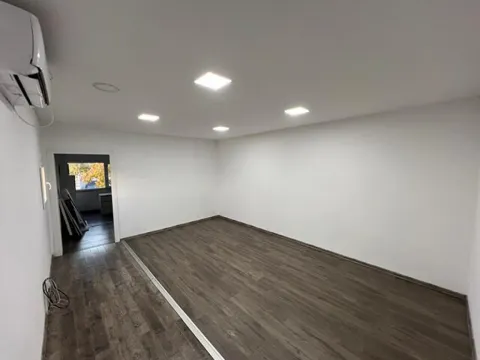 Izdavanje, poslovni prostor, 45m², Leštane, Grocka - image 5