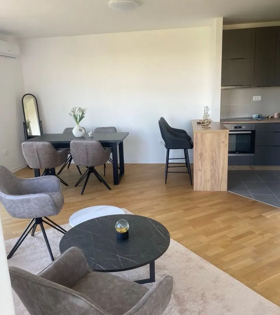 Izdavanje, dvosoban stan, 103m², Ljubović, Podgorica