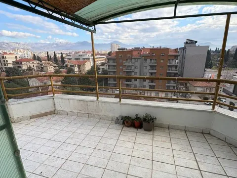 Sale, two bedroom apartment, 63m², Stara Varoš, Podgorica - image 7
