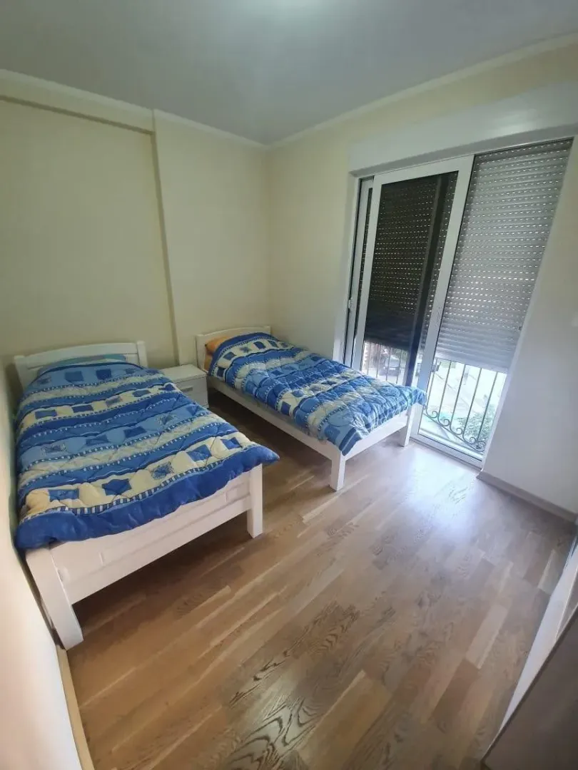 Izdavanje, dvosoban stan, 65m², Momišići, Podgorica