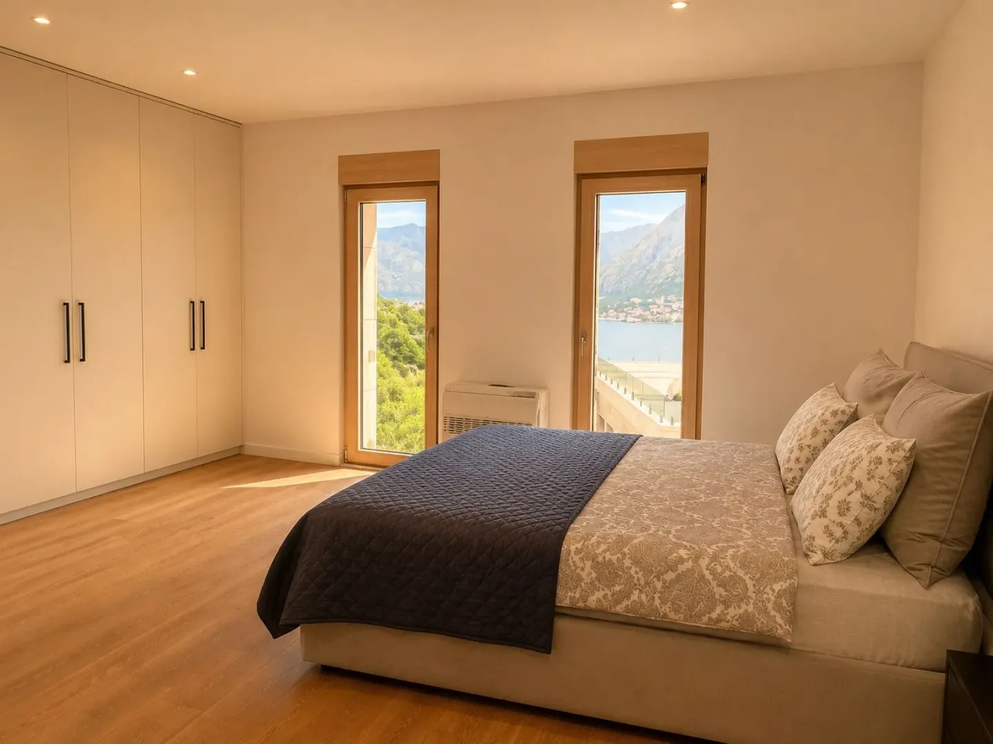 Prodaja, trosoban stan, 198m², Škaljari, Kotor