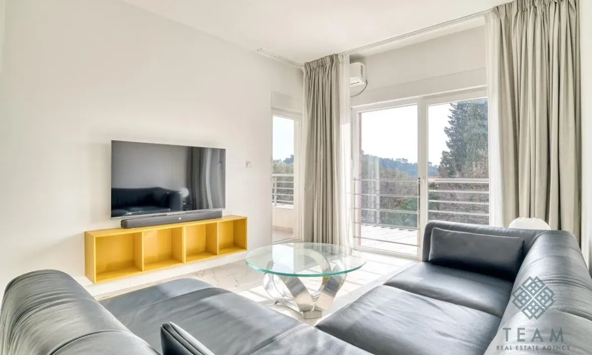 Rent, two bedroom apartment, 60m², Petrovac, Budva