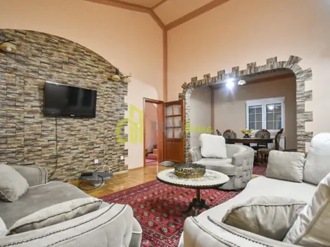 Izdavanje, kuća, 160m², Tuzi, Podgorica - image 11