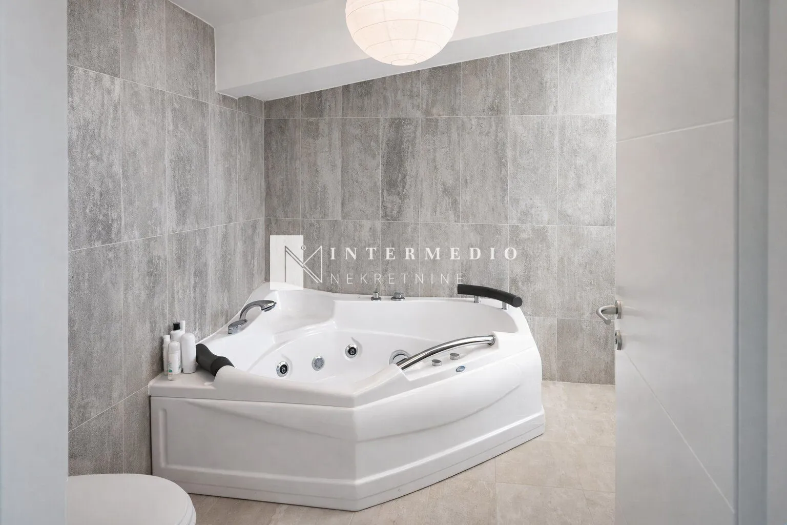 Prodaja, dvosoban stan, 105m², Topla, Herceg Novi