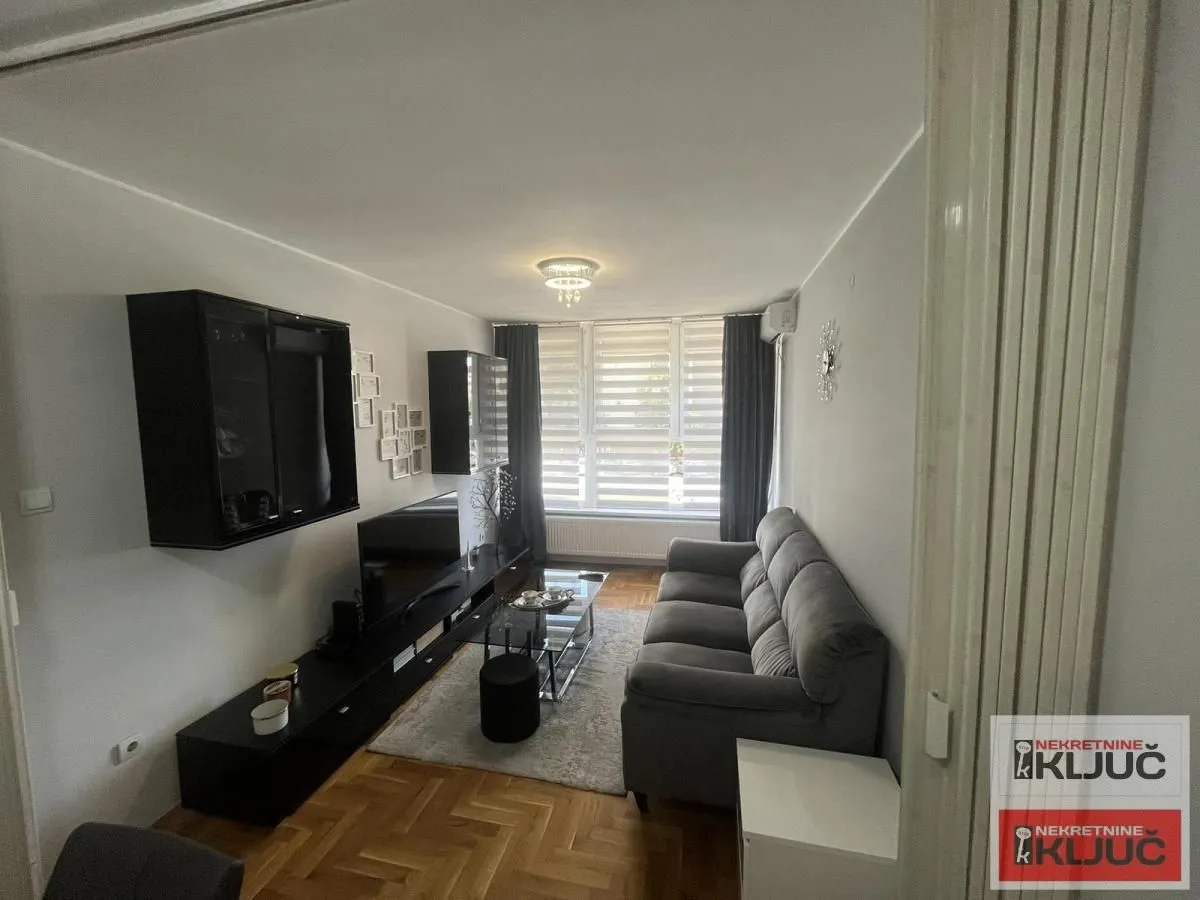 Prodaja, dvosoban stan, 44m², Grbavica, Novi Sad Sve Podlokacije