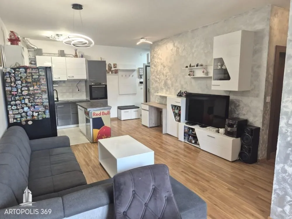 Prodaja, trosoban stan, 67m², Zemun Gornji Grad, Zemun Sve Podlokacije