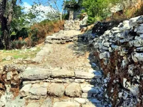 Sale, house, 186m², Stoliv, Kotor - image 3