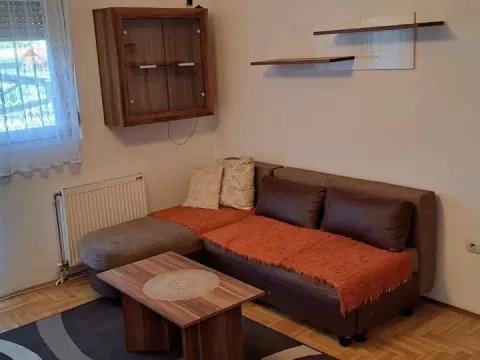 Izdavanje, trosoban stan, 60m², Nova Detelinara, Novi Sad Sve Podlokacije - image 1