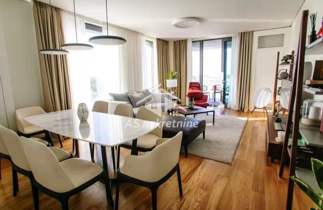 Izdavanje, četvorosoban stan, 142m², Savski Venac, Beograd