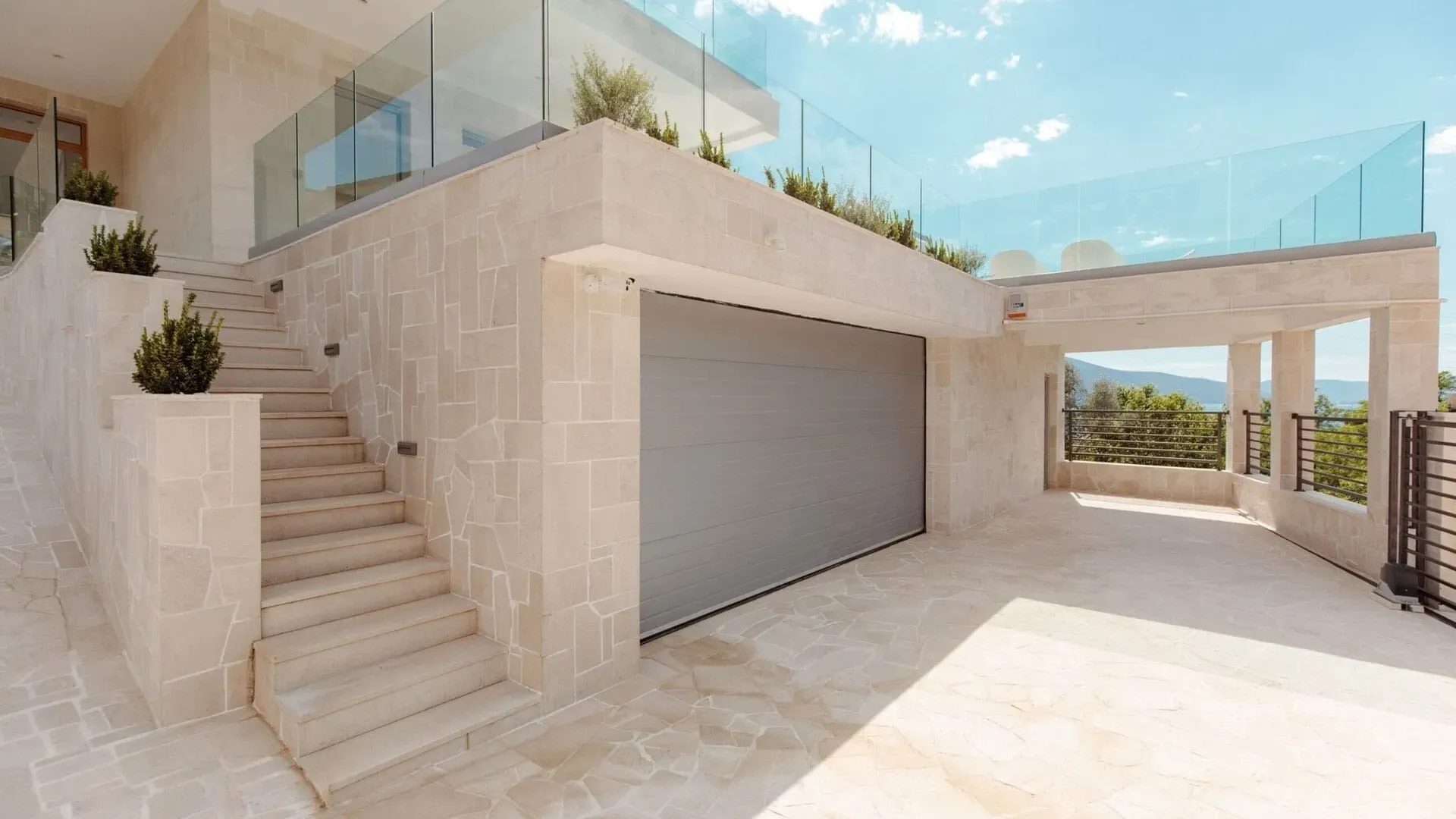 Rent, house, 273m², Marići, Tivat