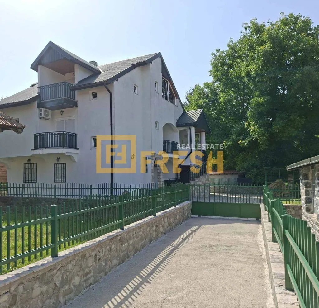 Sale, house, 310m², Kolašin, Crna Gora